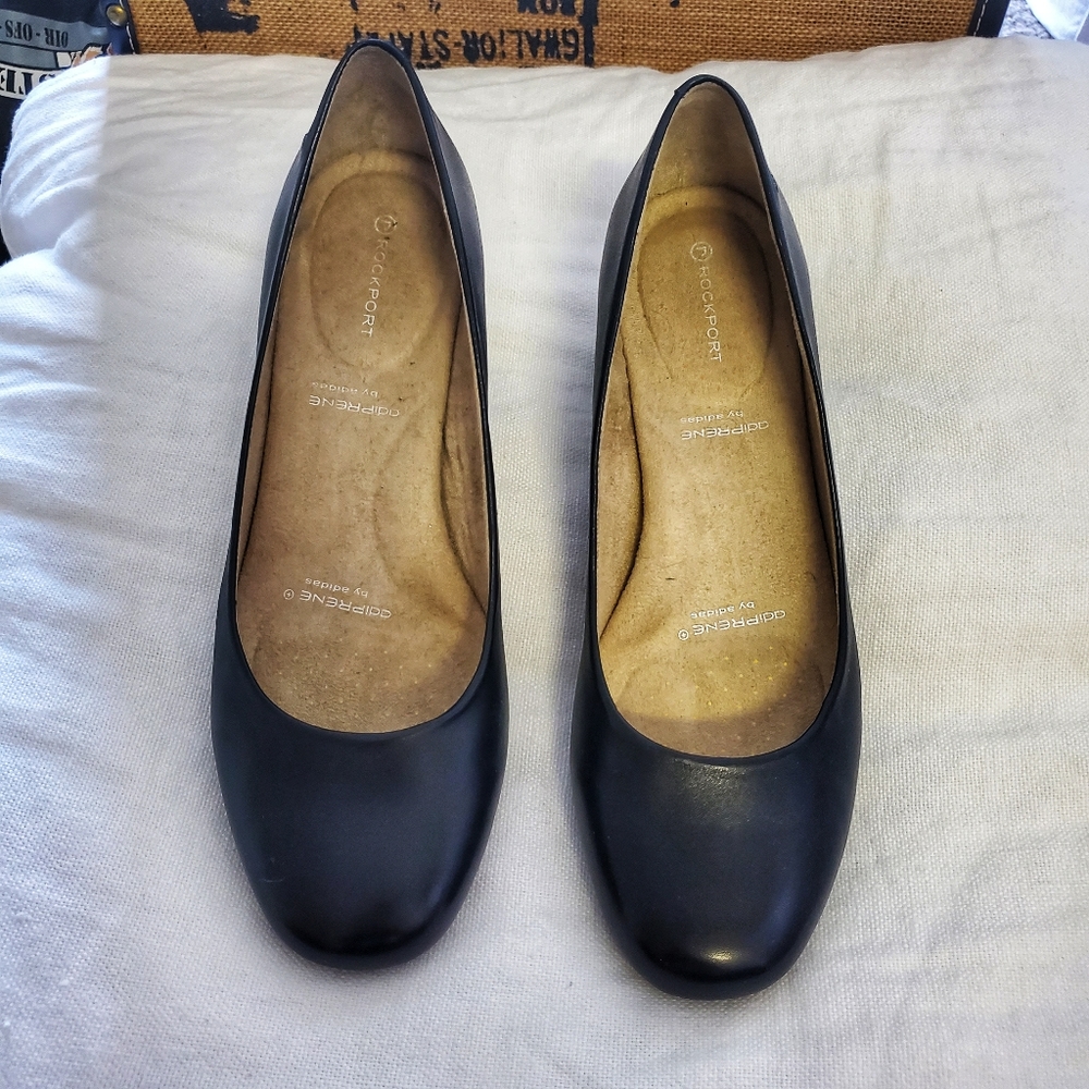 Nwot Rockport size 9 Leather court low heels